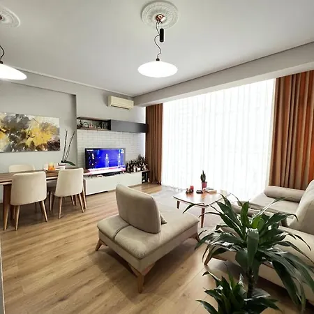 Olive Lägenhet Tirana